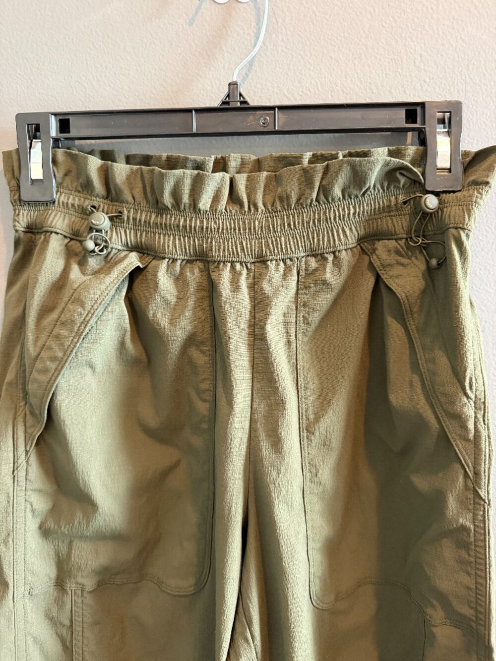 Athleta Trekkie High Rise Parachute Pants Size 0 Olive Green